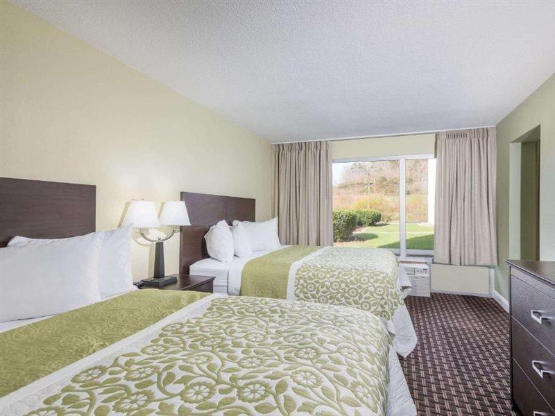 Days By Wyndham - Tennessee State Line 2* Jellico