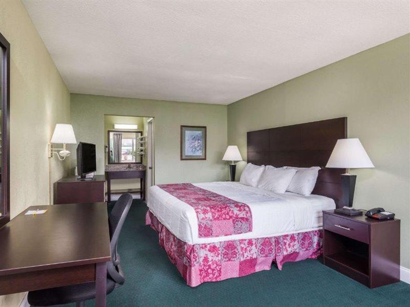 Hotel Days By Wyndham - Tennessee State Line
