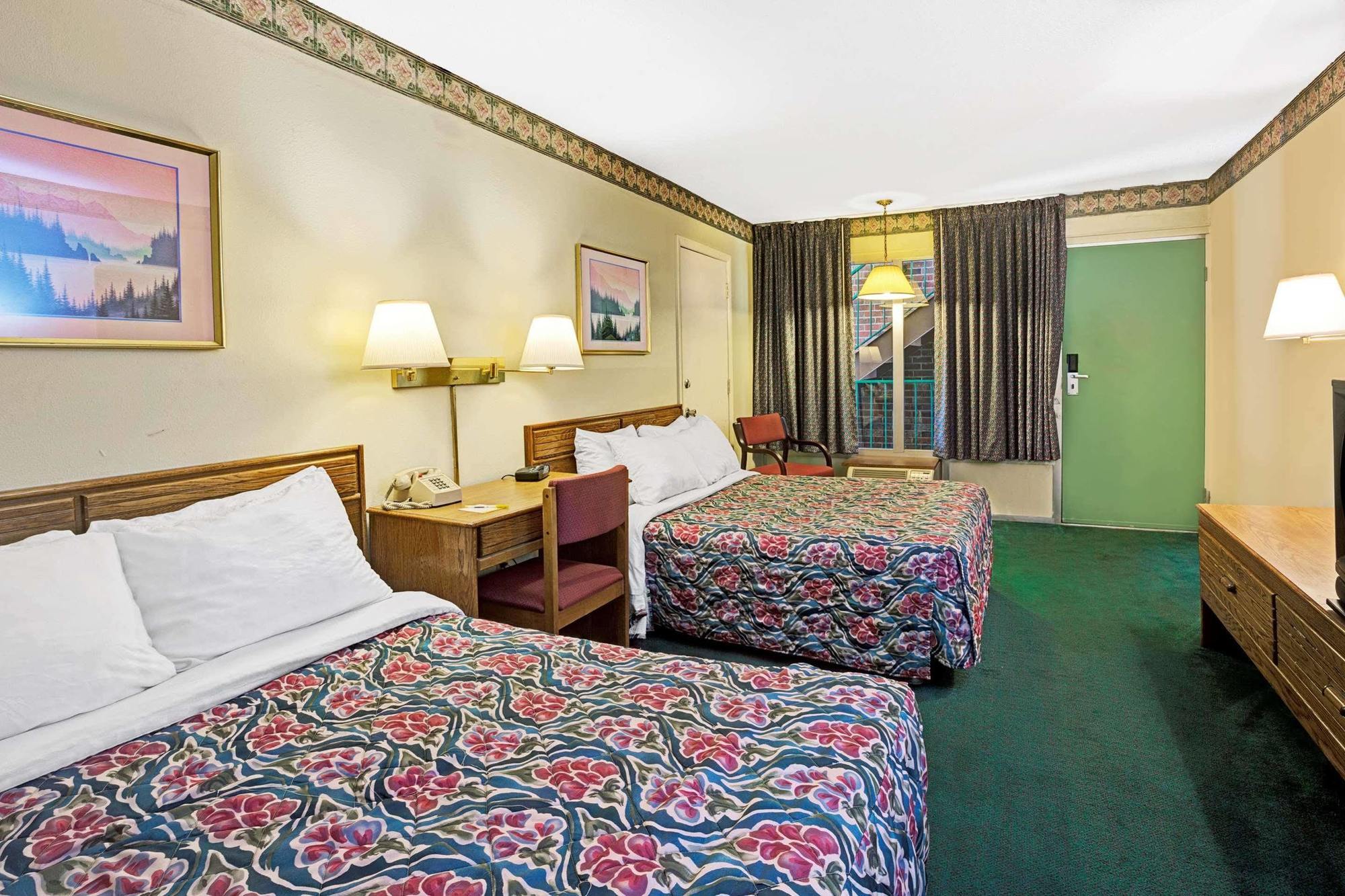 Hotel Days By Wyndham - Tennessee State Line 2*