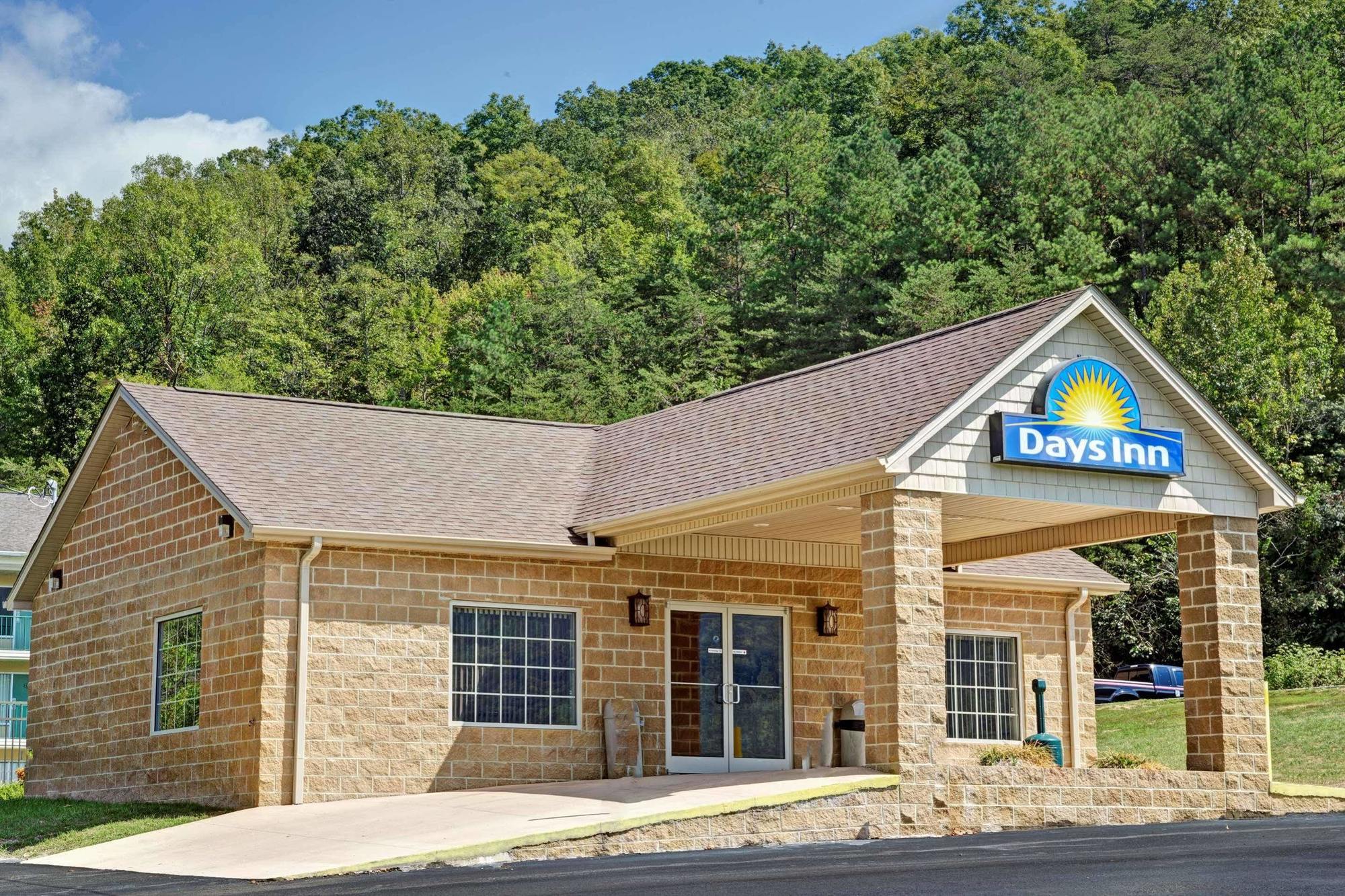 Hotel Days By Wyndham - Tennessee State Line 2*