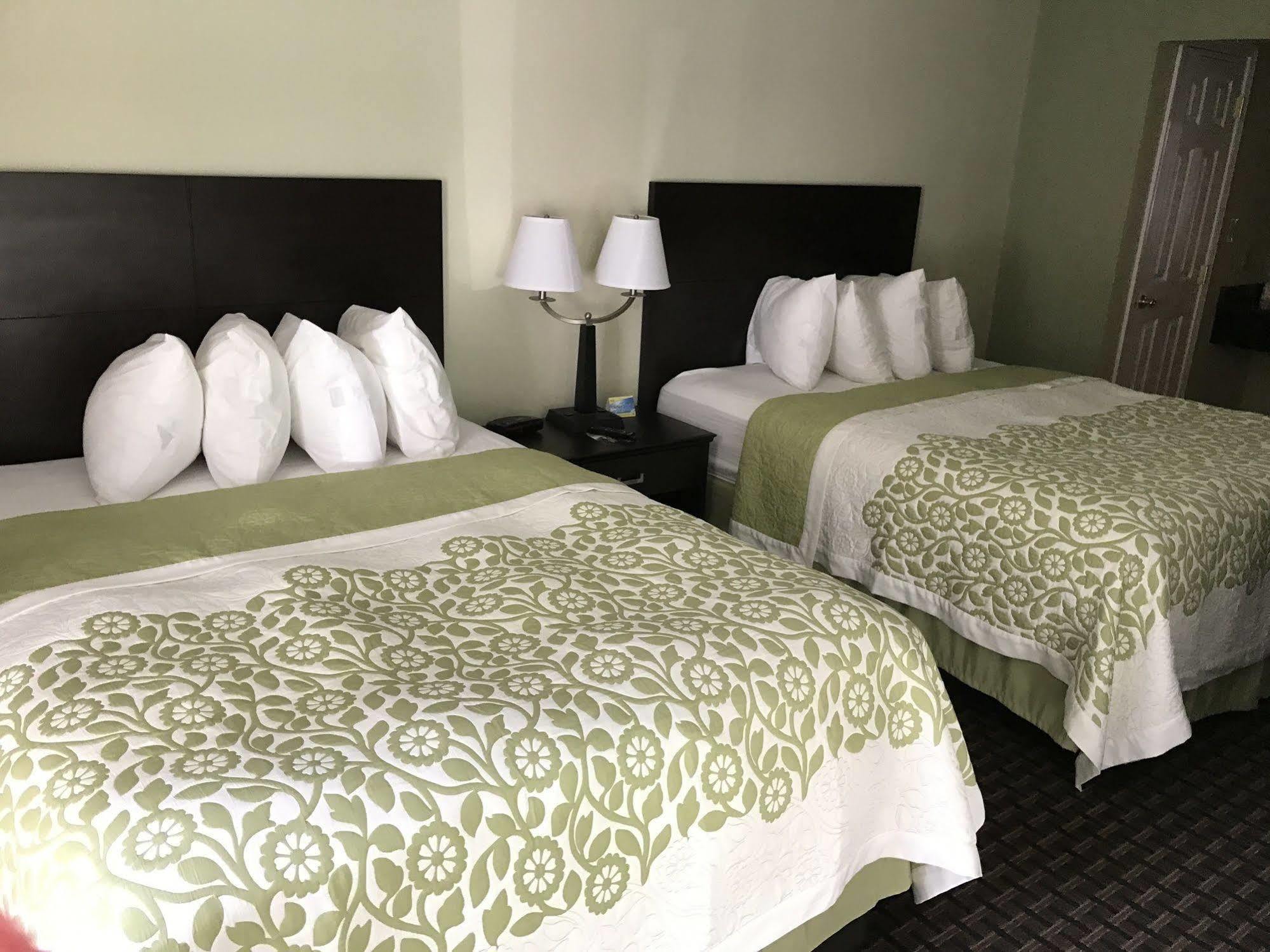 Hotel Days By Wyndham - Tennessee State Line 2*